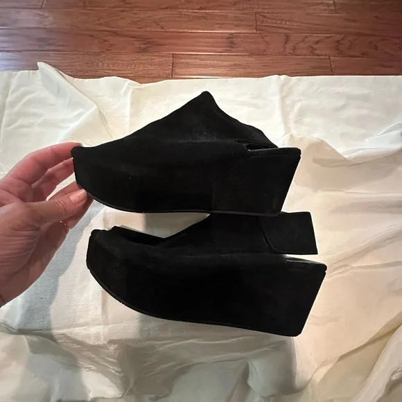 Chocolat Blu Black Wedge Shoes with Open Back - Picture 3 of 8